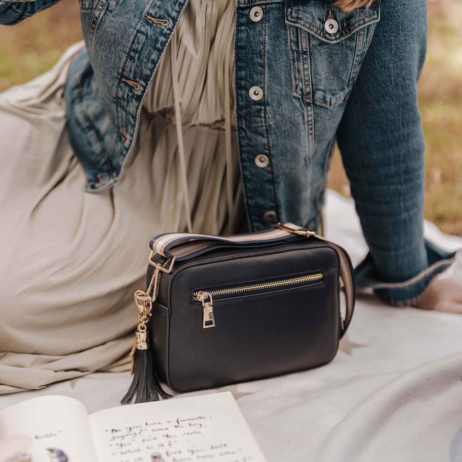 Stratford Leather Crossbody Bag - Dark Navy